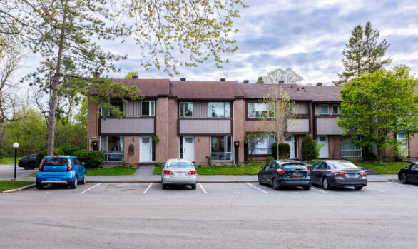 Outstanding Beaverbrook Townhouse